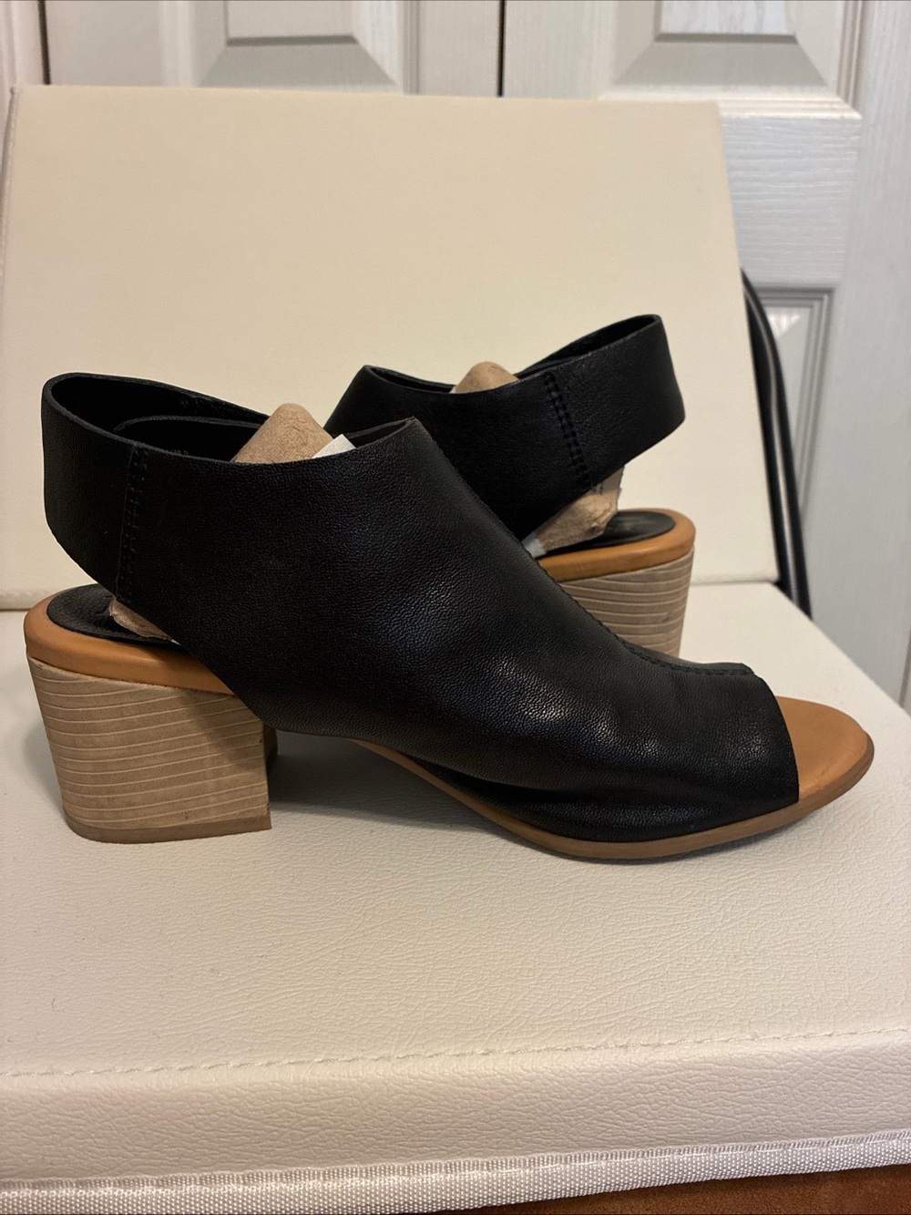 Korks by Kork-Ease Cayleigh Black Leather Block Heel Sandals Size 7.5M Open Toe - Picture 4 of 10